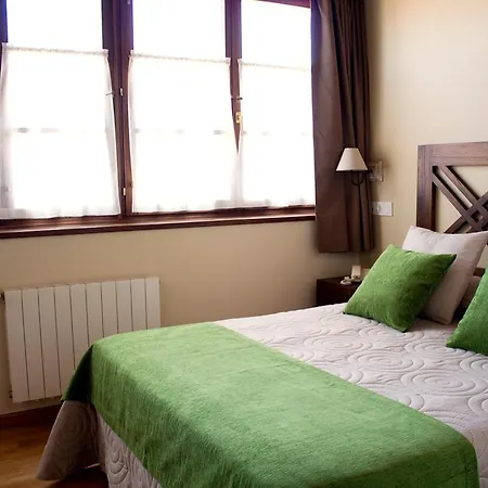 Y El Camin Hotel Poo De Llanes