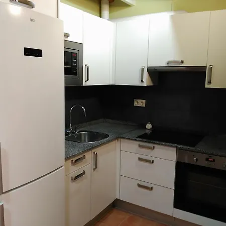 Y El Camin 3* Poo De Llanes